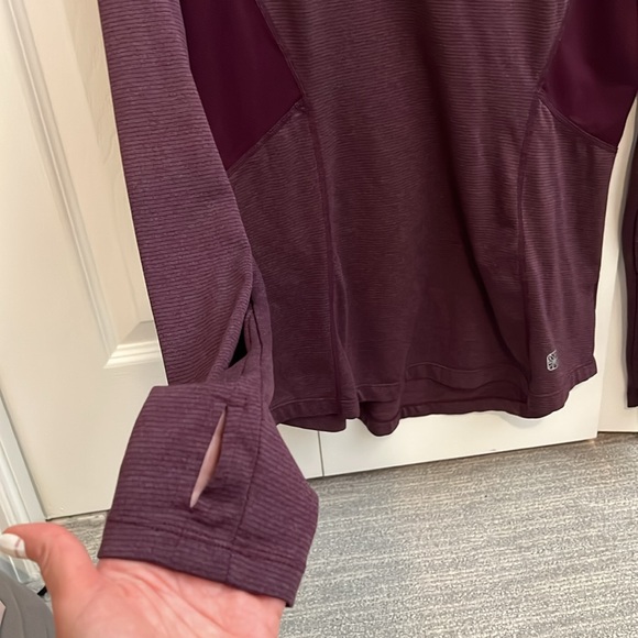 Euc workout jacket - purple - medium - asymmetrical 1/4 zip - Picture 2 of 8